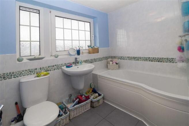 FAMILY BATHROOM
