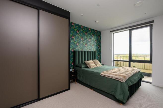 3 bed Penthouse for sale Image 8