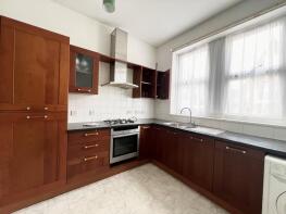 First Floor Flat, 9, Queens Gate, Lipson, Plymouth PL4 7PW