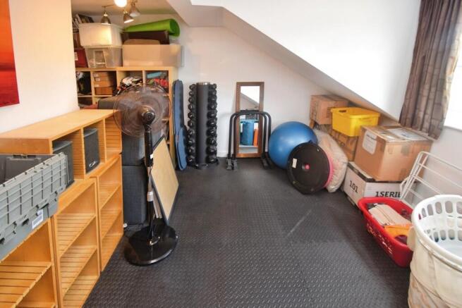 4 bed Terraced for sale Image 7