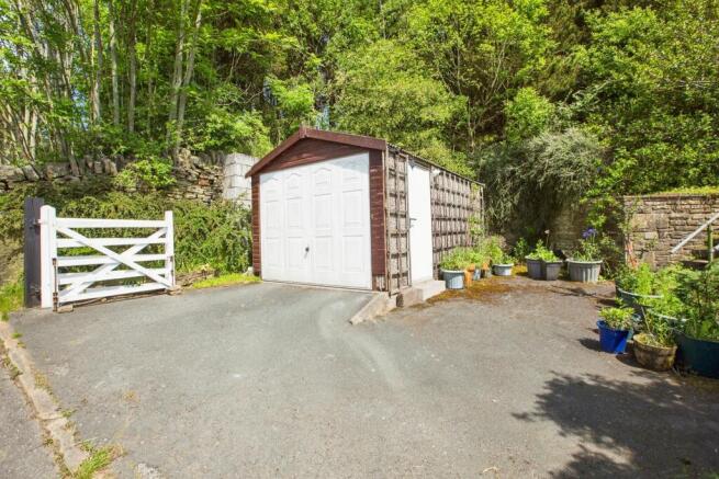 4 bed Semi-Detached for sale Image 4