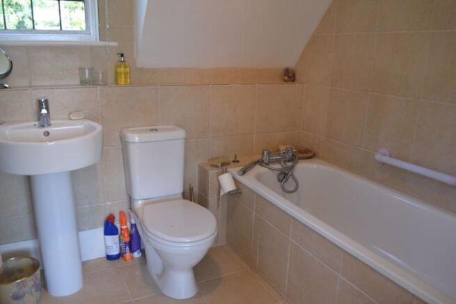 En suite bathr...