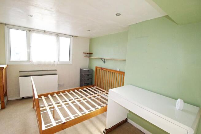 3 bed Terraced for sale Image 10