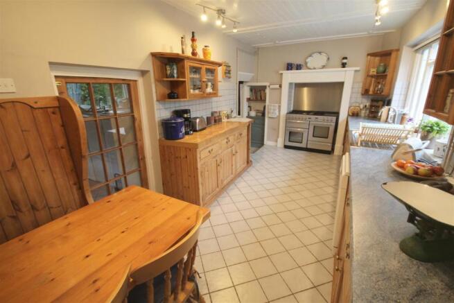 E Kitchen.JPG