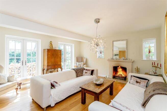 8342819-interior01.jpg
