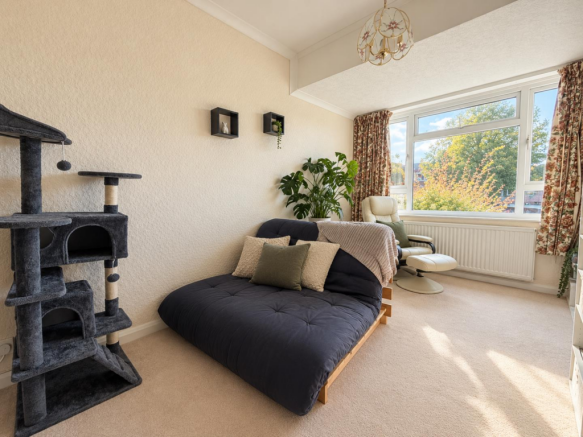4 bed Detached for sale Image 7