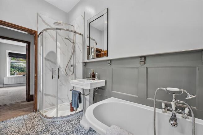 Bathroom - shower.jpg