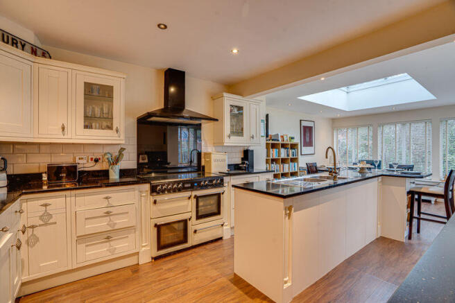 Kitchen / Dining Room