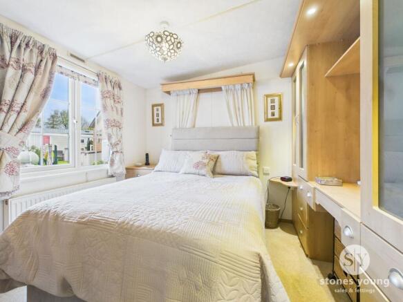 2 bed Park Home for sale Image 9
