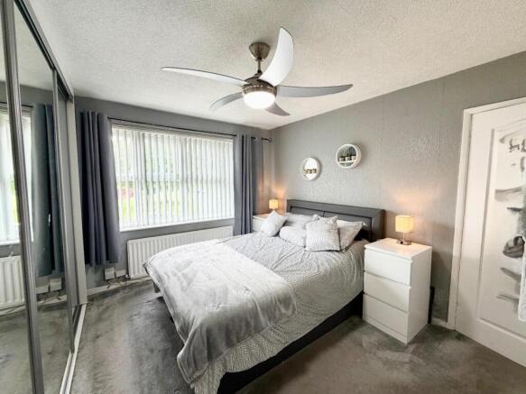 4 bed Semi-Detached for sale Image 12