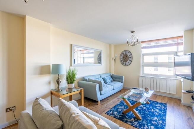 2 bed Apartment for sale Image 4