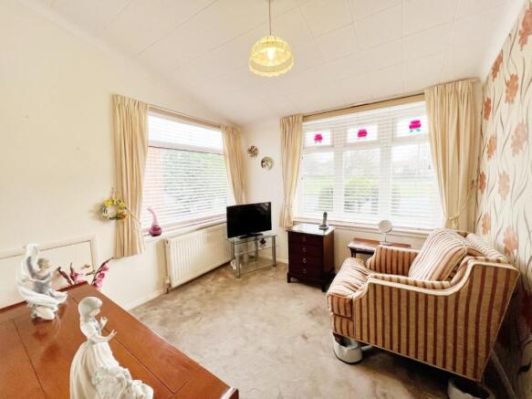 Bedroom 2 pic 1.jpg