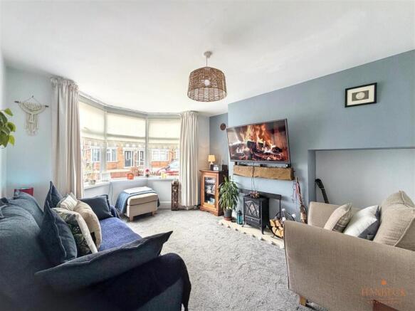 3 bed Semi-Detached for sale Image 6