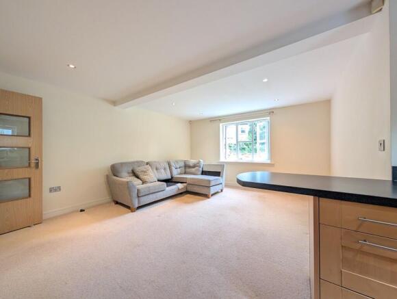 2 bed Apartment for sale Image 5