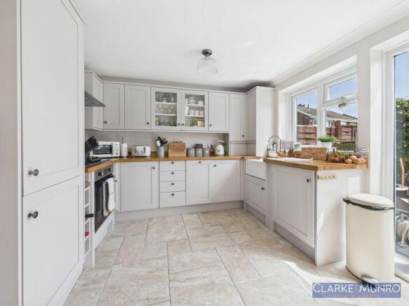 3 bed Semi-Detached for sale Image 7