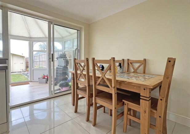 Dining Area.jpg