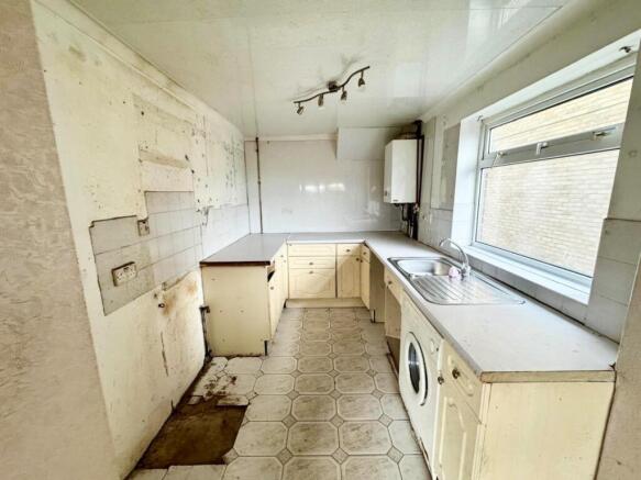 3 bed House for sale Image 8