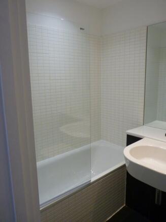 2 bed Apartment to rent Image 6