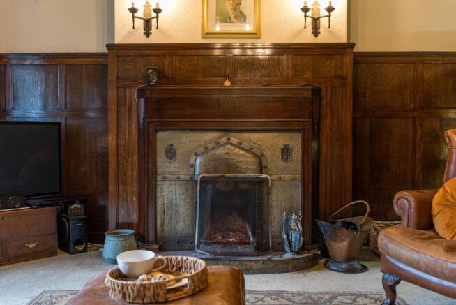 5 bed Detached for sale Image 8