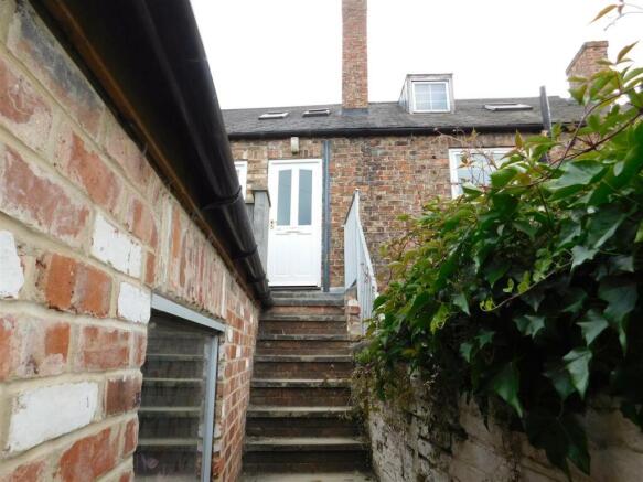Entrance to flat.JPG