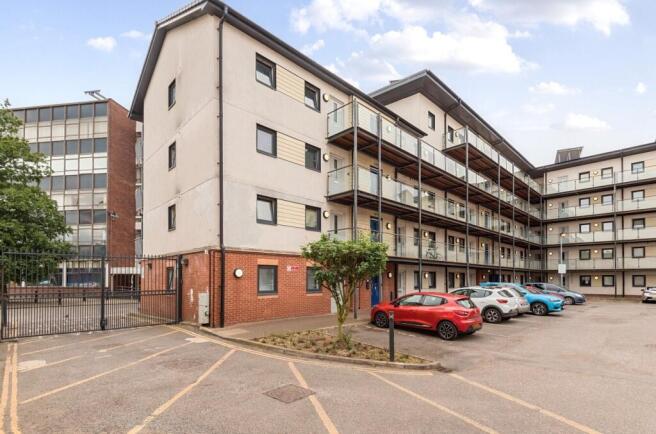 2 bed Flat to rent Image 8