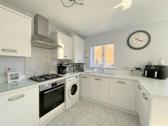 Mellor Way, New Waltham, Grimsby photo 5