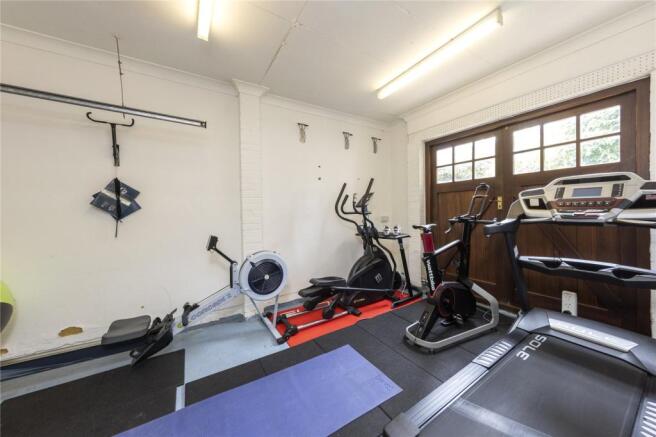 Garage/Gym