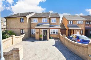 32, Armstrong Close, Dagenham RM8 1TF