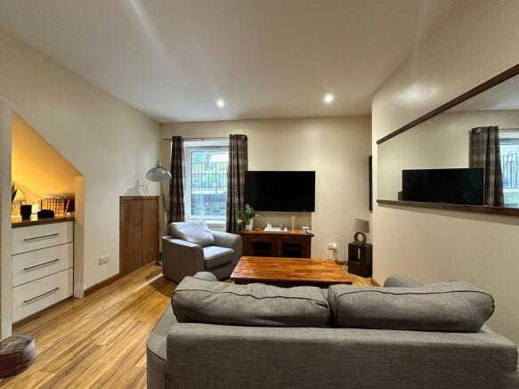 IMG-20251203-WA00...