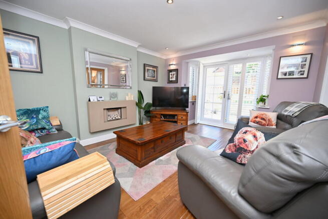 4 bed Detached for sale Image 5