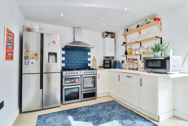 4 bed Detached for sale Image 7