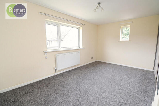 2 bed Semi-Detached to rent Image 9