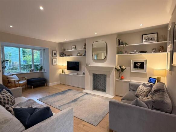 7 Living Room.jpg