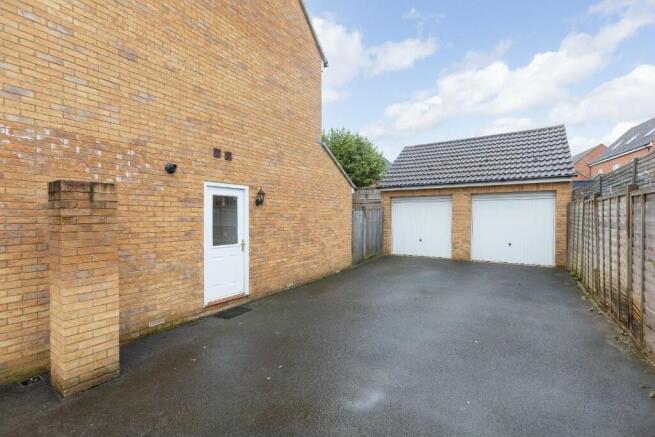 Garage & Driveway
