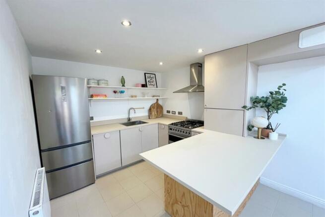 Kitchen & Breakf