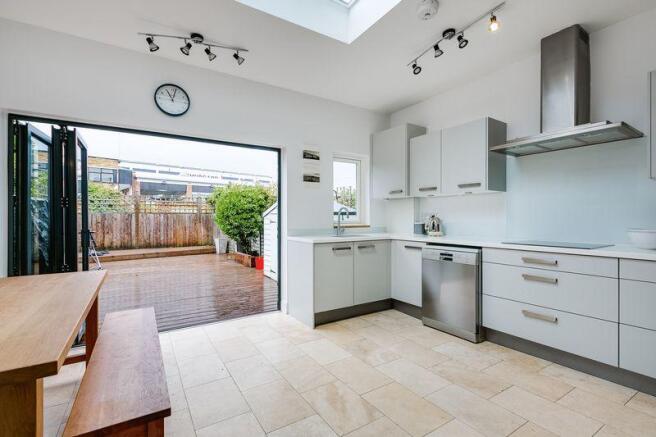 Kitchen / Dini...