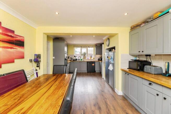 3 bed Detached for sale Image 4