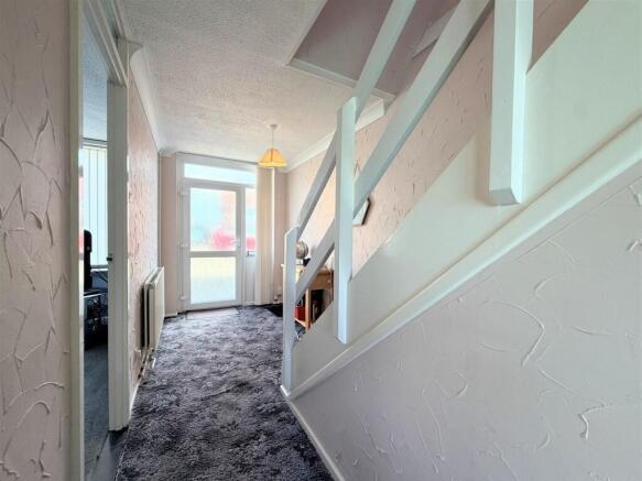ENTRANCE HALL2