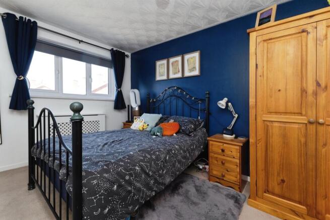 3 bed Semi-Detached for sale Image 8