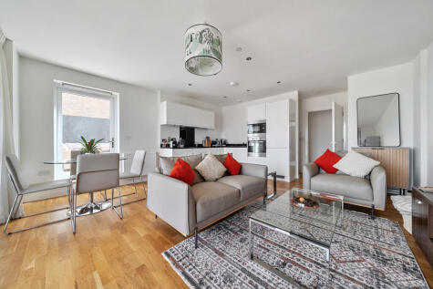 Greenwich High Road, Greenwich