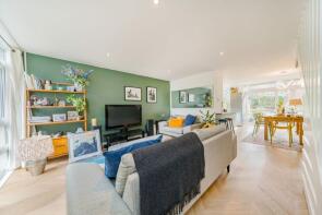 21, Castle Green, Weybridge KT13 9QL