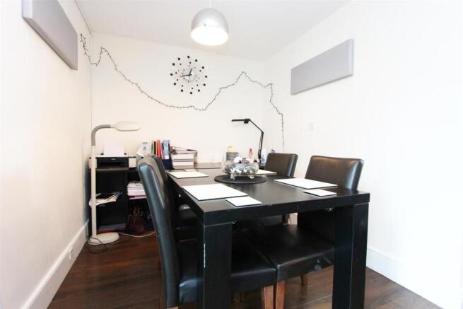 LOUNGE/DINER