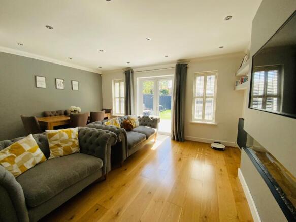 Lounge/dining room