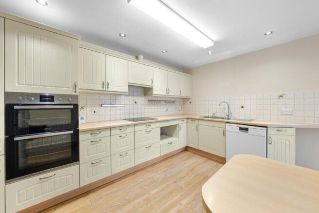 3 bed Bungalow to rent Image 4