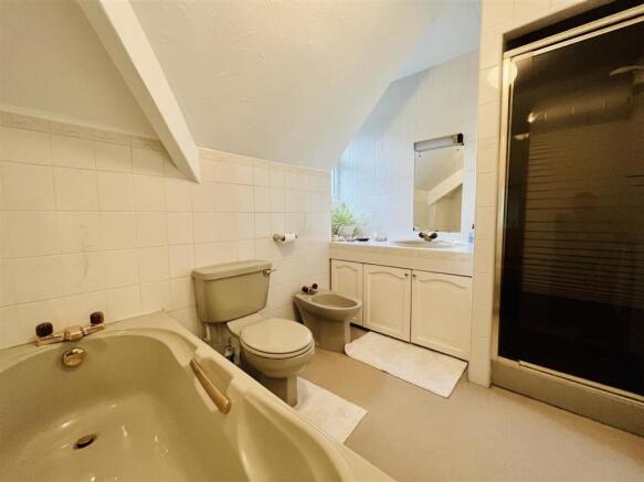 Bathroom Aspect 2
