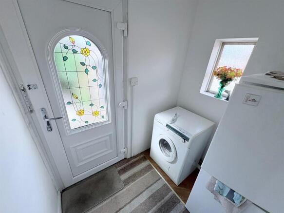 3 bed Semi-Detached for sale Image 7