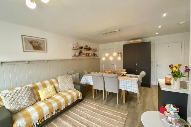 4 bed Detached for sale Image 8