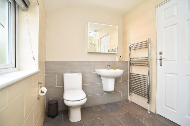 5 bed Detached for sale Image 12