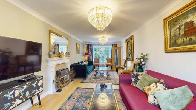 5 bed Detached for sale Image 10