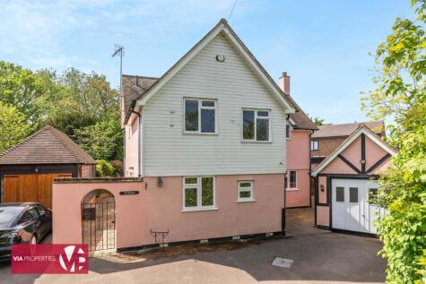 Middle Street, Nazeing, EN9